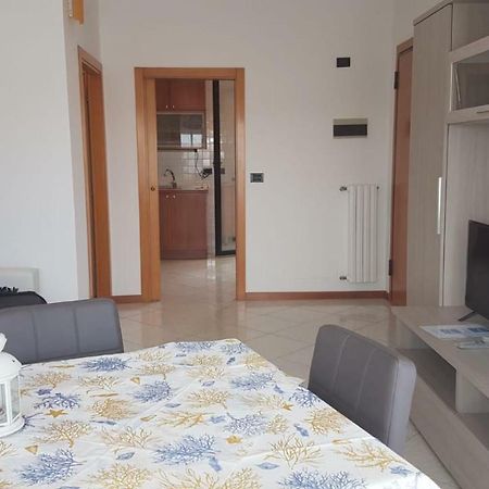 Domus Maris Viserba, Spiagge E Centro A 100 Mt, Promo Maggio Fiera Macfrut, Fieravicola, Expo Dental, Meeting 里米尼 外观 照片