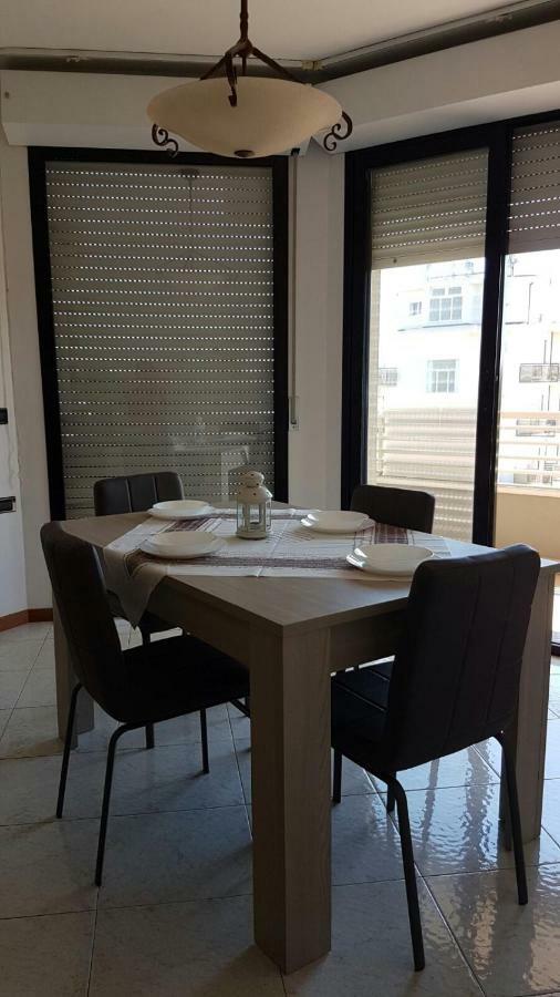 Domus Maris Viserba, Spiagge E Centro A 100 Mt, Promo Maggio Fiera Macfrut, Fieravicola, Expo Dental, Meeting 里米尼 外观 照片